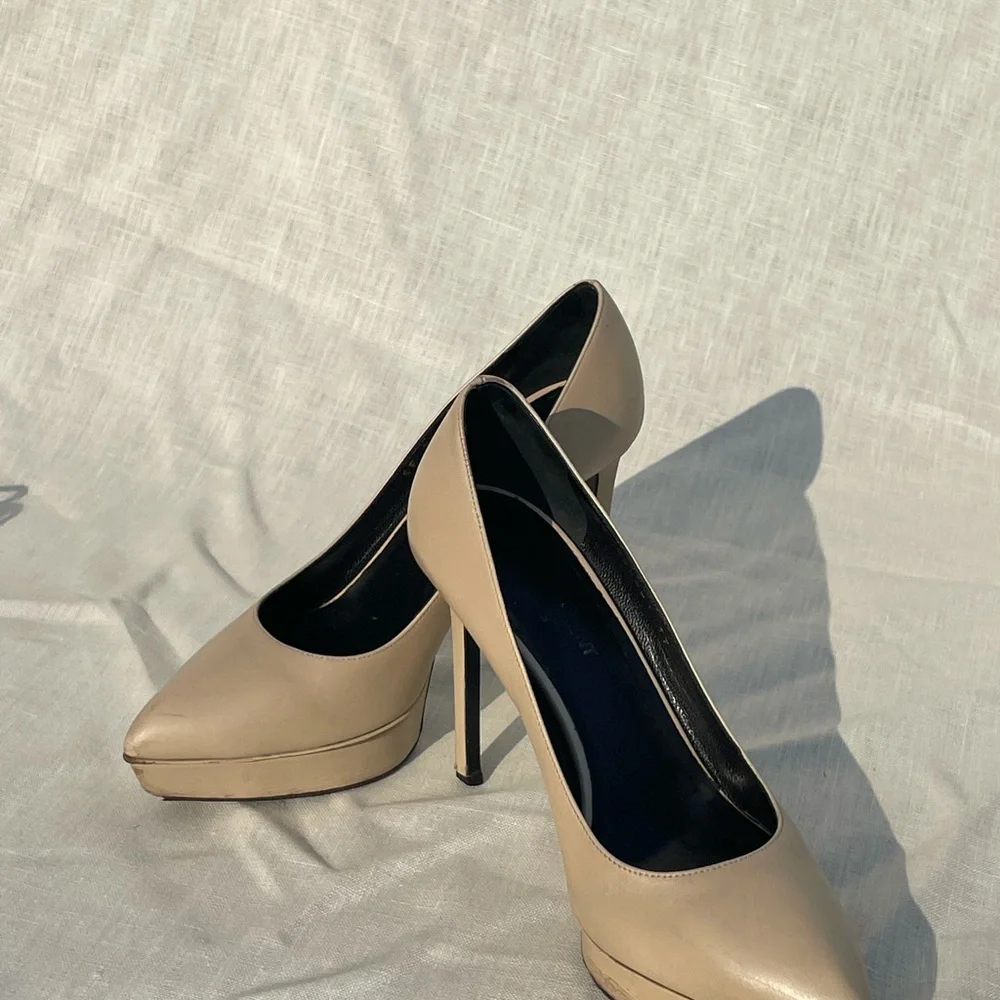 Yves Saint Laurent Nude Beige Leather Platform Pointed Pumps - Picture 5 of 9